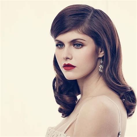 alexandra daddario Luces en cabello castaño Hermosas celebridades