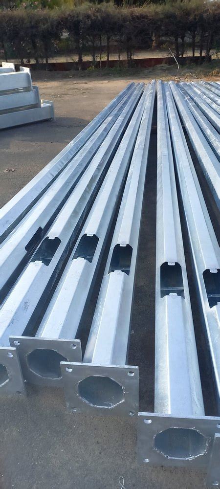 Mild Steel Single Arm Galvanized Octagonal Street Pole For Highway