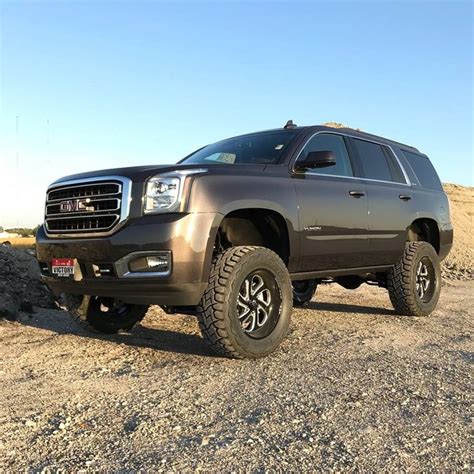 GMC Yukon Equipped With A Fabtech 6 Lift Kit Lift Kits Gmc Yukon Gmc