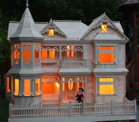 Victorian Dollhouse – WoodchuckCanuck.com