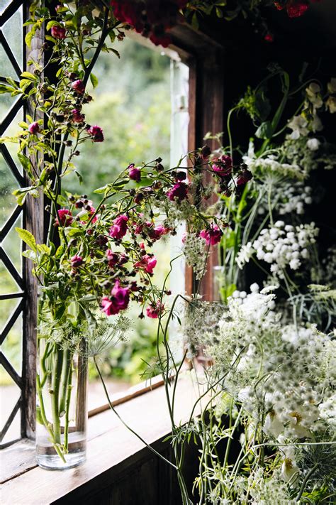 simple flower arrangements 1