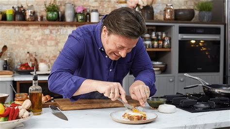 How To Make Spicy Fried Eggs Tips And Tricks With Chef Jamie Oliver Youtube