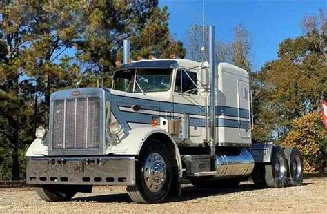 Peterbilt 359 1984 Sleeper Semi Trucks