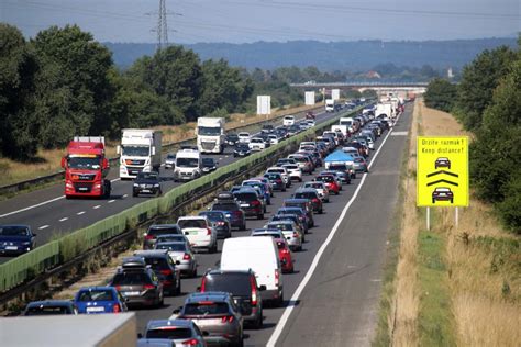 Velike gužve na autocesti prema moru vozi se u koloni N1