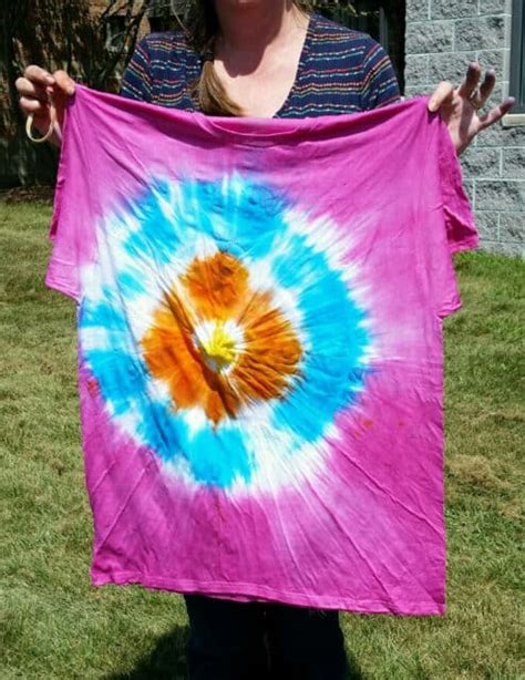 How To Tie Dye Easy Techniques For Beginners Sarah Maker