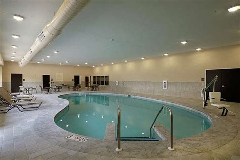 Hampton Inn Green Bay Downtown Pool Pictures And Reviews Tripadvisor