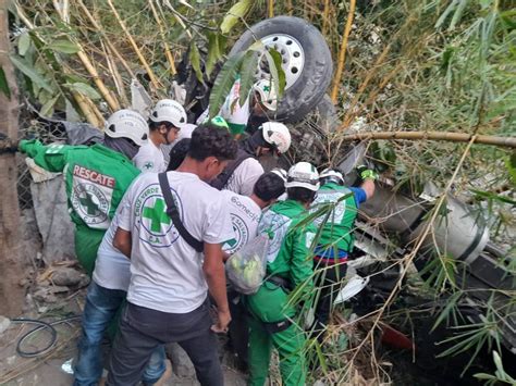 Hombre Fallece Al Caer Con Una Rastra En Una Quebrada En La Carretera