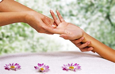 Reflexology - 2 Hours - Essentials Massage and Facial of Baymeadows