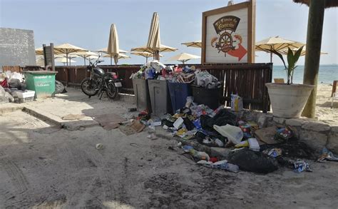 Recolectan toneladas de basura en playas de Cancún