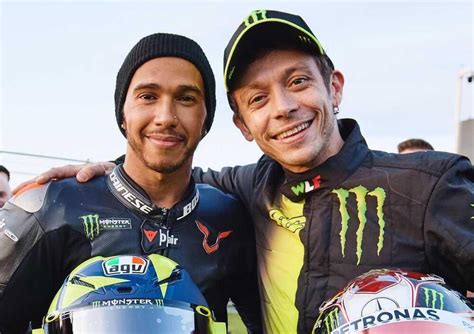 Valentino Rossi Si Congratula Con Lewis Hamilton Per Le 100 Vittorie In