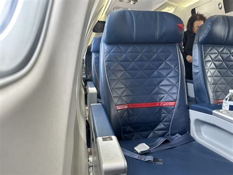 Review: Delta Connection CRJ-900 First Class