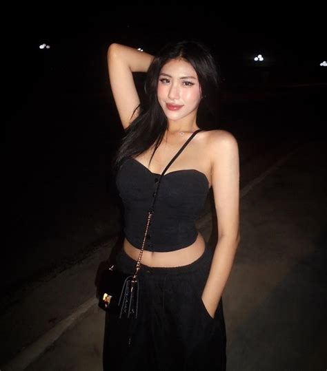 89 Ảnh tiktoker Anh Thu bikini show thân hình bốc lửa