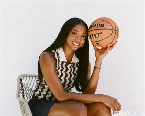 LSU S Angel Reese A Rising Star In Women S Basketball The Chupitos