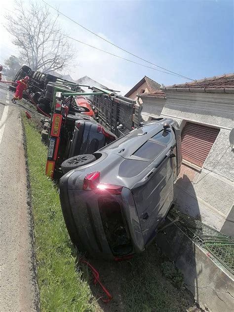 Accident Teribil N Hunedoara Un Tir Nc Rcat Cu Ma Ini Noi S A