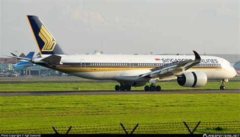 V Sme Singapore Airlines Airbus A Photo By Agil Suwandi Id