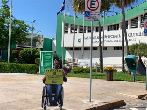 Placas Em Estacionamento Visam Inibir Uso Incorreto Das Vagas