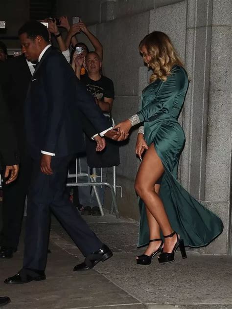 Beyonce Flashes Her Spanx As Thigh High Split Causes Wardrobe Malfunction Just Three Months