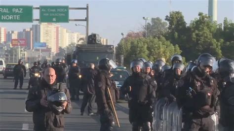 Corte Corte en Puente La Noria por una protesta de cartoneros llegó