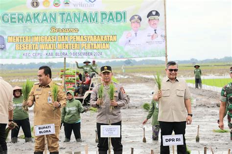 Website Resmi Polda Maluku Gugus Tugas Ketahanan Pangan Polri Tanam