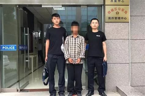 连云港一老太家中遇贼，没想到男子被抓时还在老太家睡觉蒋某