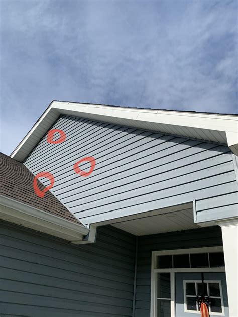 Cracked vinyl siding : r/DIY