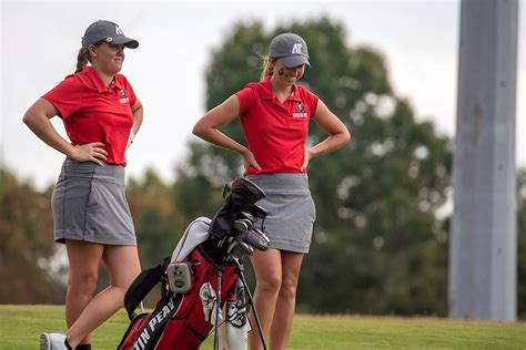 Austin Peay State University Women S Golf Sit In Second At F M Bank