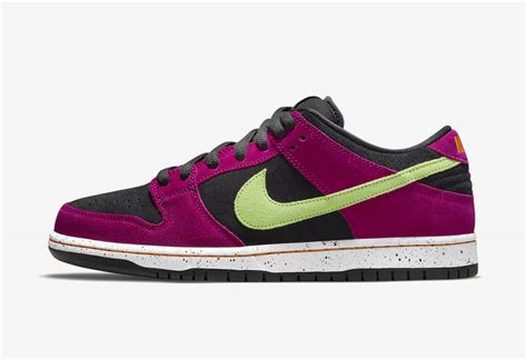 Nike Sb Dunk Low Acg Terra Red Plum