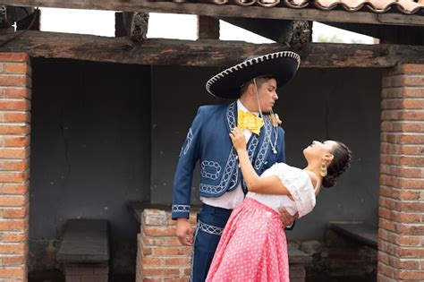 Premium Photo Latin Couple Of Dancers Wearing Traditional Mexican