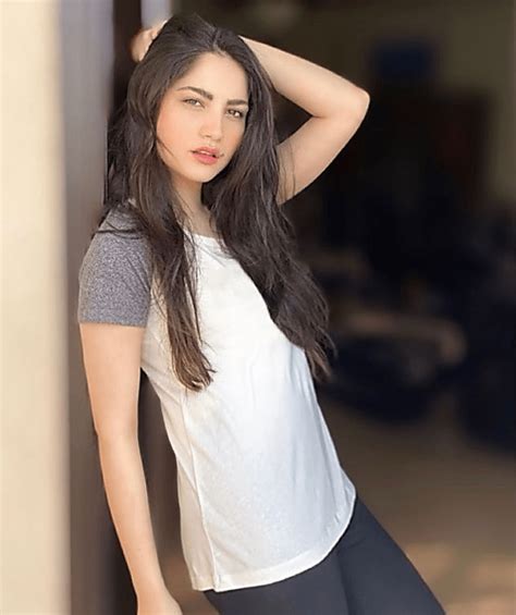 Neelam Muneer Bio, Wiki, Husband, Family & Dramas