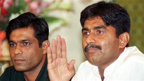 Did Rashid Latif Slap Javed Miandad Former Pakistan Wicketkeeper Sends