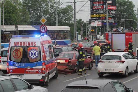 Wypadek Na Legnickiej Sprawca Uciek Z Miejsca Zdarzenia Zdj Cia