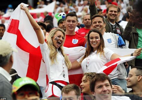 England Fans Attacked Come On England Fans Cheer For Their Team In The Arena Corinthians In