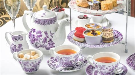 British Tea Etiquette: The Dos and Don't - topictea.com