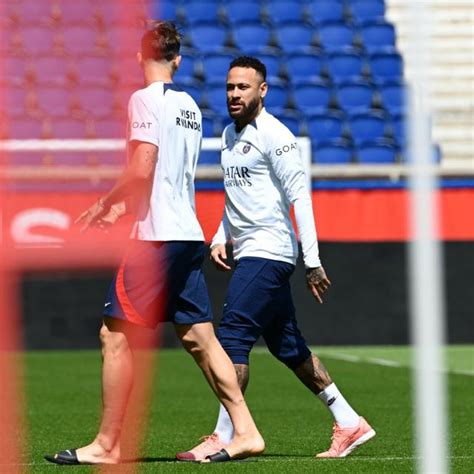 L Heure De La Reprise Au Psg Qui D Bute Une Nouvelle Histoire Avec