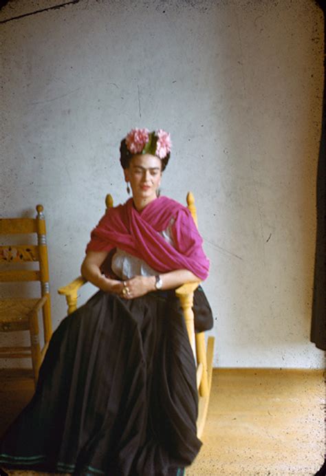 Nickolas Muray Frida with Magenta Rebozo | Art Blart