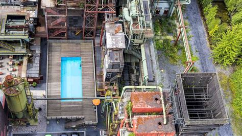 Mitten In Der Zeche Zollverein Gibt Es Ein Schwimmbad Schwimmen In