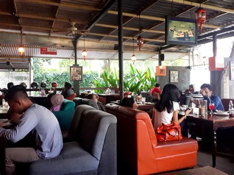 Unik 7 Kafe Di Bandung Ini Asyik Banget Buat Nongkrong Tengah Malam