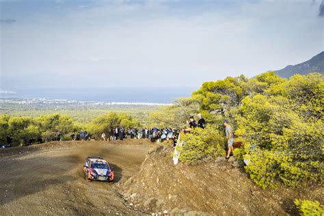 Wrc Neuville En T Te Du Rallye De L Acropole Devant Ogier