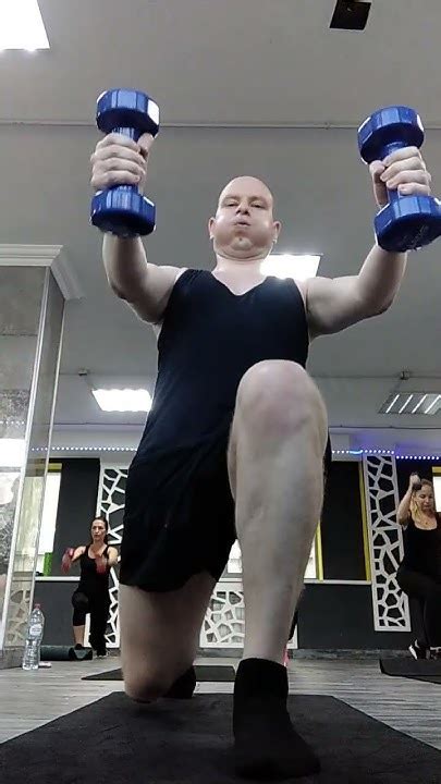 Подъем гантелей перед собой. Выпады с гантелями. #motivation # ...