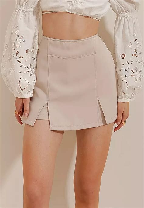 Jual Alacati Slit Detail Mini Skirt Original 2024 ZALORA Indonesia