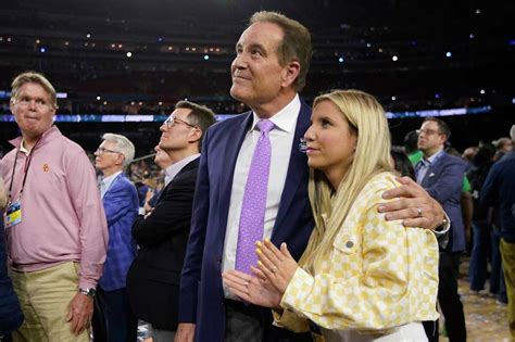 Jim Nantz Last Ncaa Tournament Game Caps Emotional Day For Cbs Voice