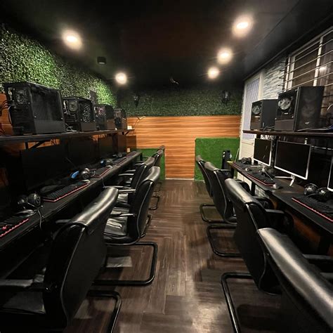 Commuters find that kettering station has a secret cafe 1