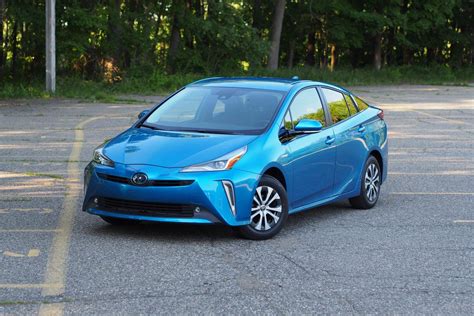 The 2020 Toyota Prius Still Looks Like A Spaceship Cnet