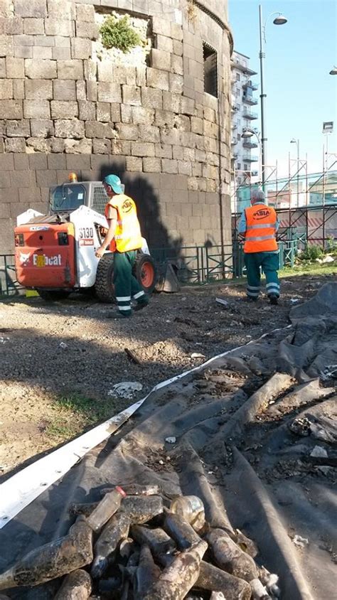 Pulizia Straordinaria Delle Torri Aragonesi In Via Marina Il Blog Di