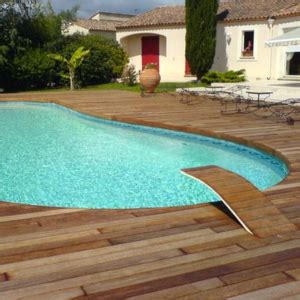 Installation d un plongeoir de piscine sécurité et avantages