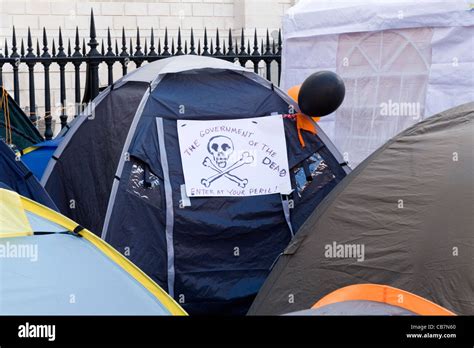 St Paul S Cathedral Tent City Occupy London Anti Capitalist