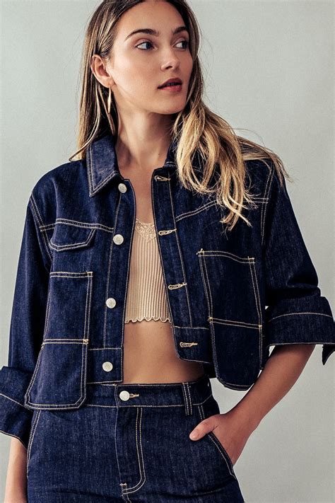 Contrast Stitch Crop Denim Jacket