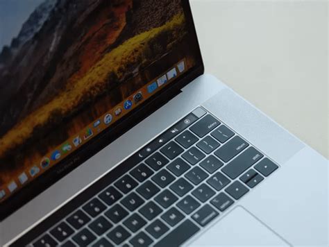 MacBook Pro 16 Pollici E Il Nuovo Monitor A 6K 32 Pollici Digitalic