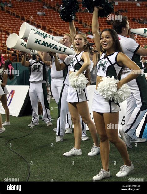 October 19 2019 Hawaii Cheerleaders During A Game Between The Air