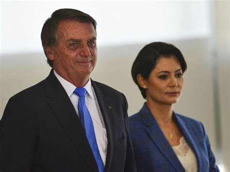 Michelle Bolsonaro Representa Jair Bolsonaro Na Posse De Trump